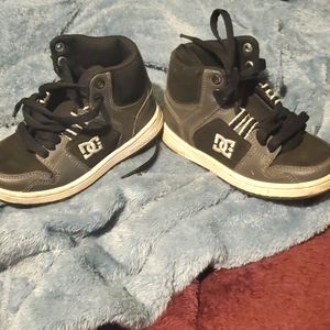 Boys shoes